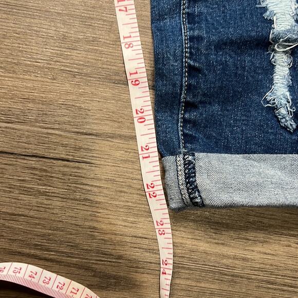 Lucky & Blessed Distressed Denim Capri Size 4 - Picture 8 of 9